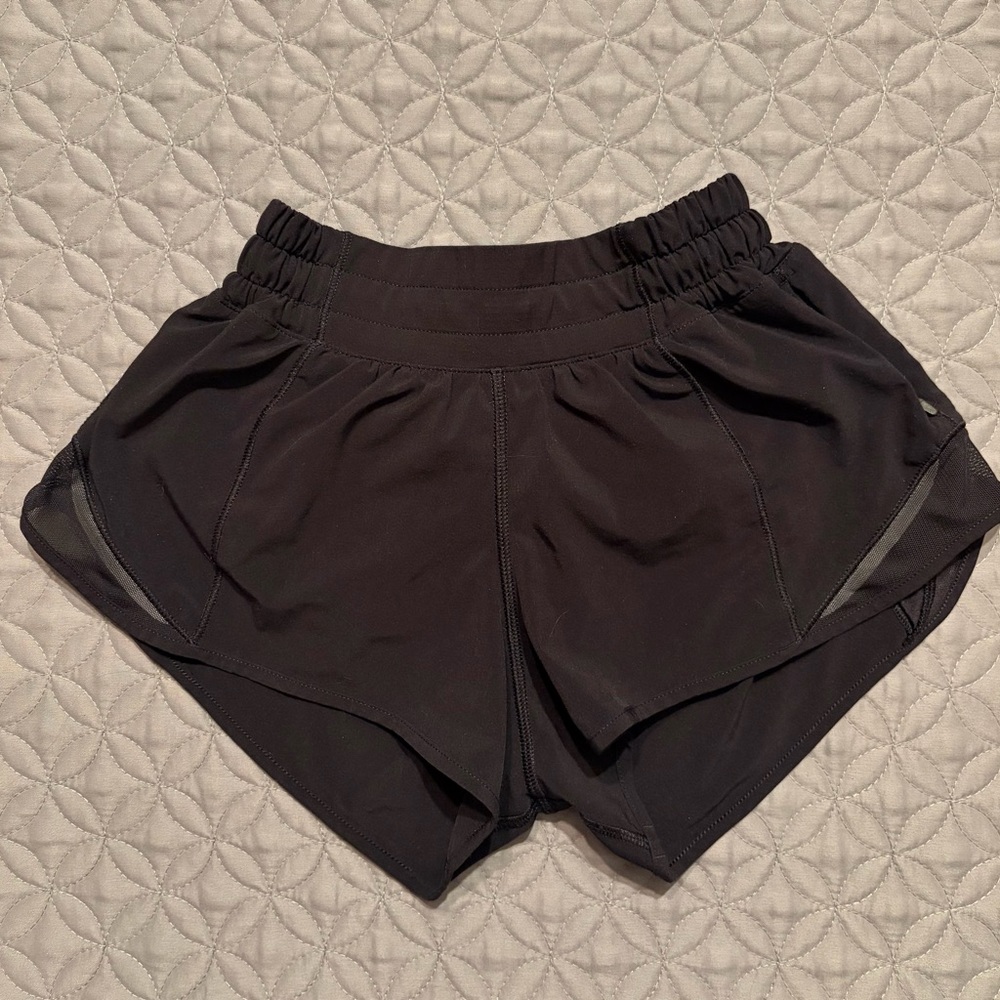 Lululemon 2.5 inch hotty hot Black Women's Athletic Shorts